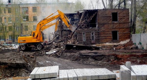 Профессиональный демонтаж домов